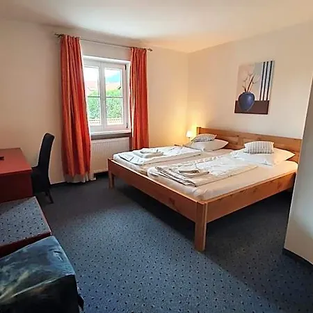 Wirtshaus Zum Baumbach فندق اسخو ام شيمغاو