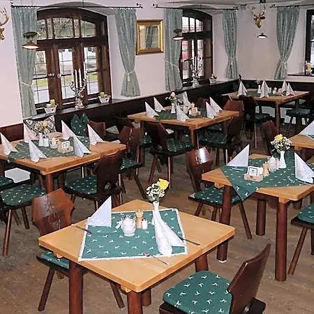 Wirtshaus Zum Baumbach فندق